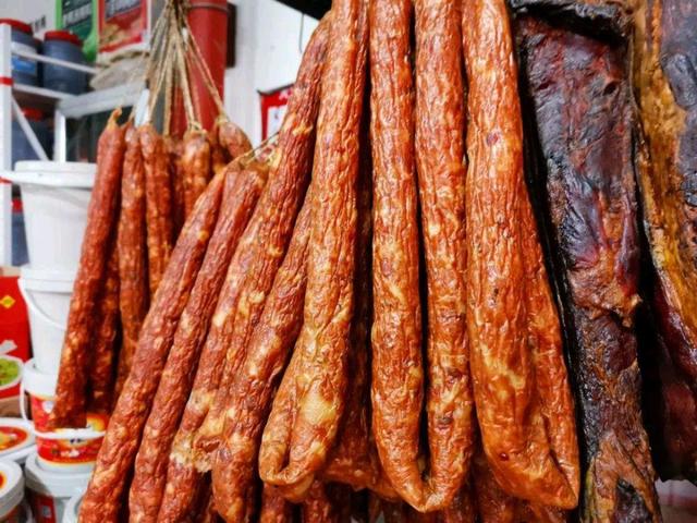 贵州地道的土特产:腊肉香肠