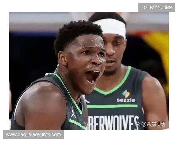 爱德华兹表现稳定半场轻松贡献9分3板2助攻1断1帽